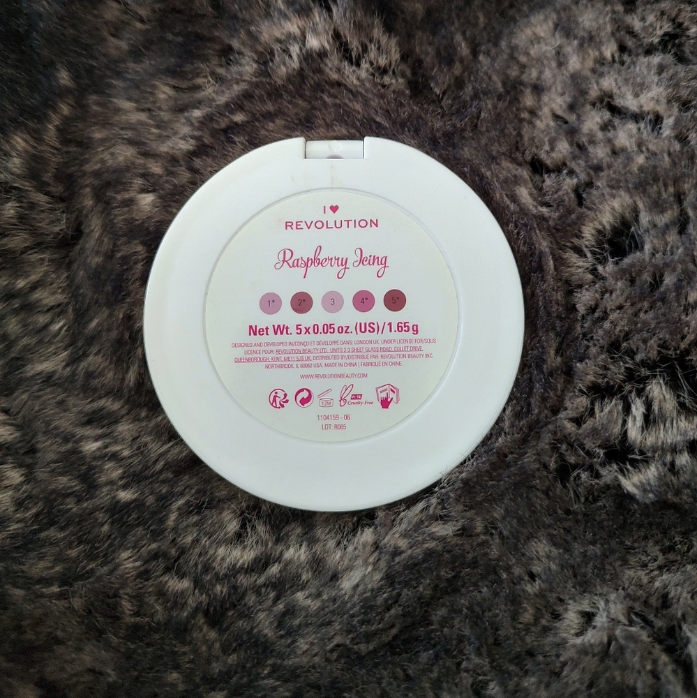 Raspberry Icing Donut eyeshadow palette